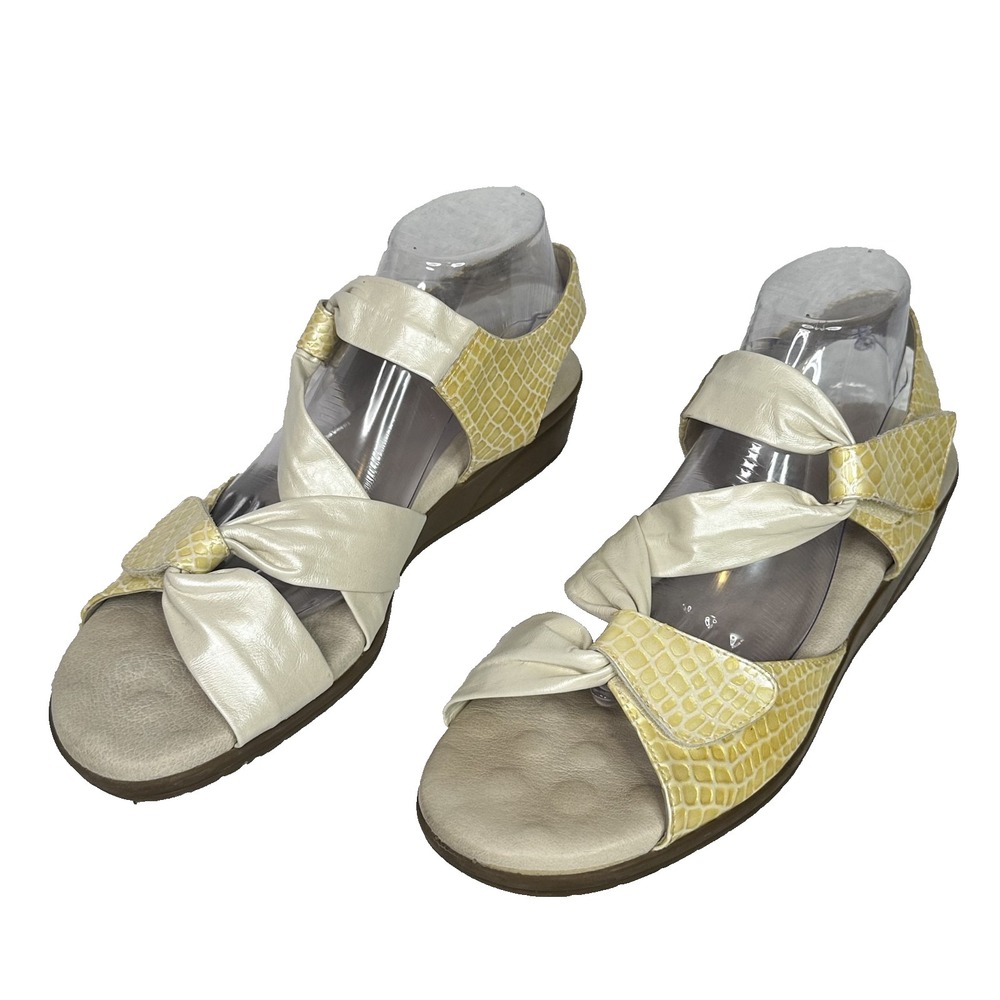 Elites Walking Cradles Sandals Womens 12M Yellow Croc Leather Comfort Slingback